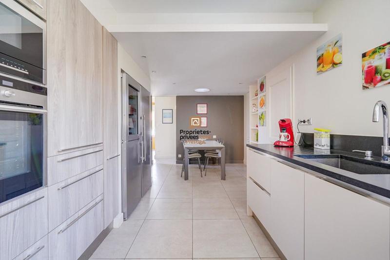 Maison - 181 m² - 8 pièces