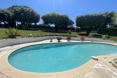 Maison - 177 m² - 5 pièces