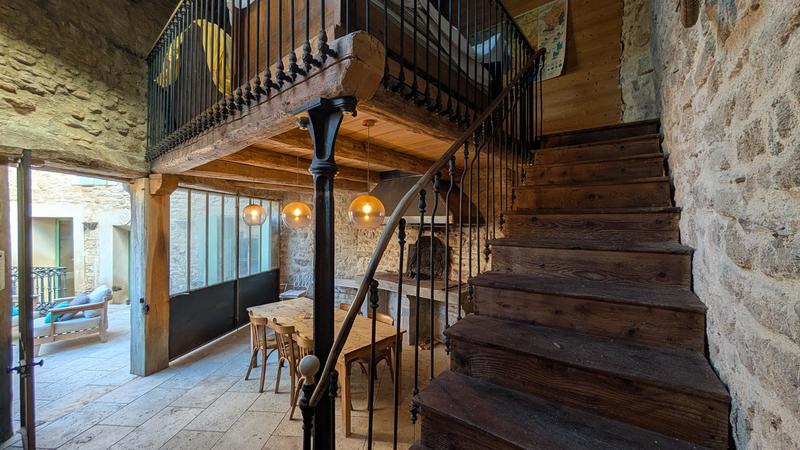 Maison - 148 m² - 9 pièces