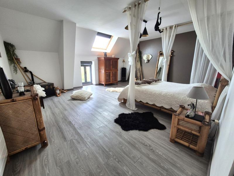 Propriété - 440 m² - 11 pièces