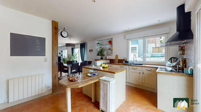 Maison ancienne - 206 m² - 9 pièces