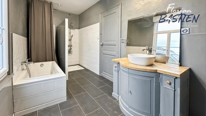 Corps de ferme - 234 m² - 8 pièces