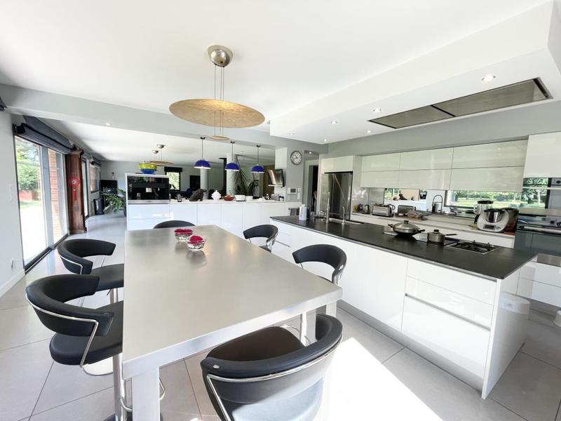 Propriété - 424 m² - 10 pièces