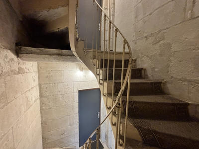 Appartement - 102 m² - 10 pièces