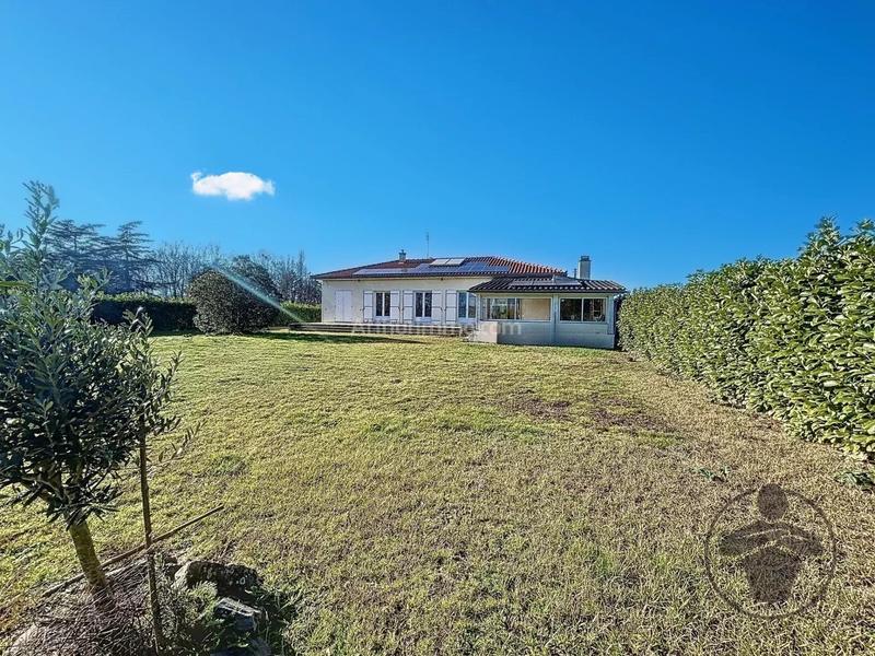 Maison - 140 m² - 5 pièces