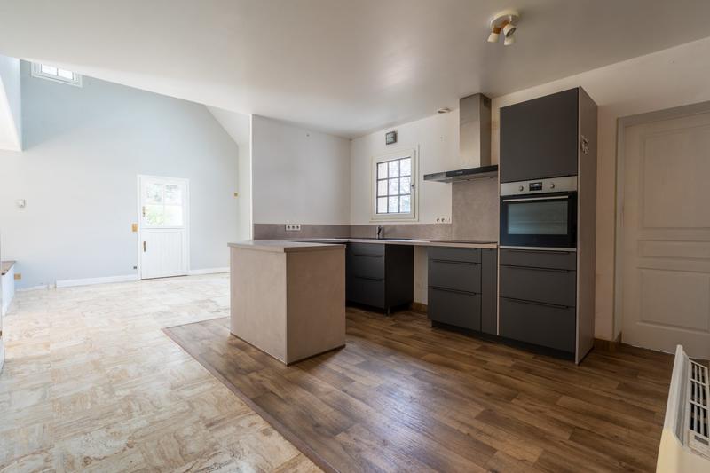 Maison traditionnelle - 188 m² - 7 pièces