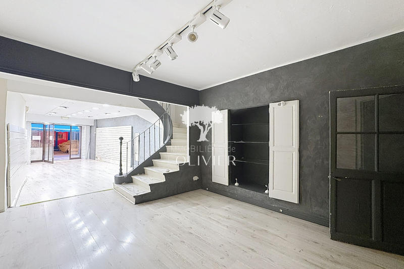 Maison de ville - 215 m² - 10 pièces