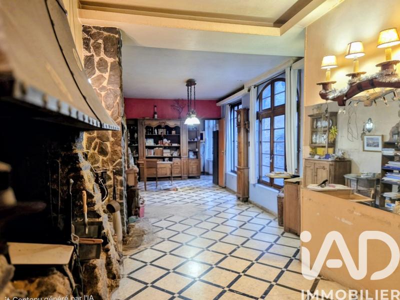 Maison - 250 m² - 10 pièces