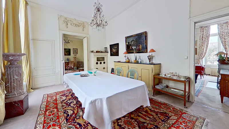 Appartement - 241 m² - 8 pièces