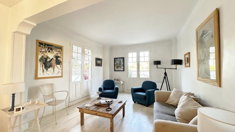 Appartement sur toit - 200 m² - 7 pièces