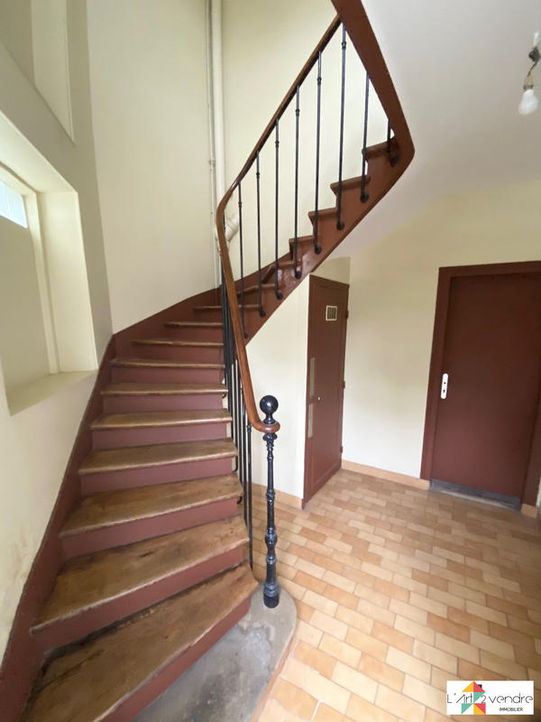 Maison traditionnelle - 165 m² - 8 pièces