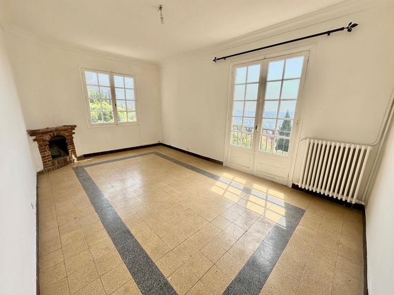 Maison - 96 m² - 6 pièces