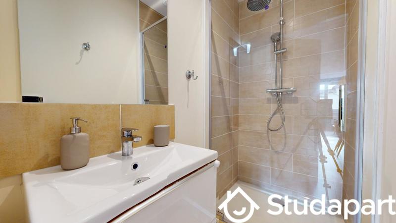 Chambre - 9 m² - 1 pièce