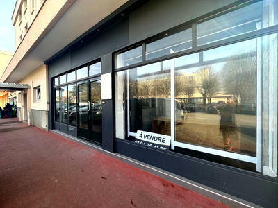 Local commercial - 69 m² - 6 pièces