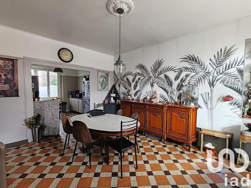 Maison - 241 m² - 8 pièces