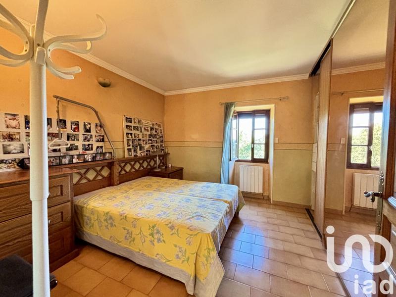 Maison - 220 m² - 10 pièces