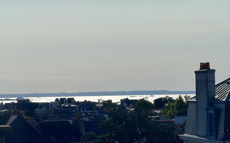 Maison - 243 m² - 10 pièces