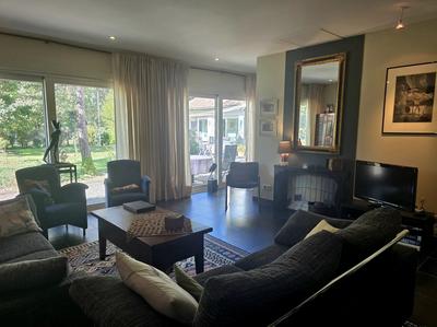 Maison contemporaine - 305 m² - 9 pièces