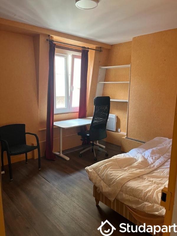 Chambre - 11 m² - 1 pièce