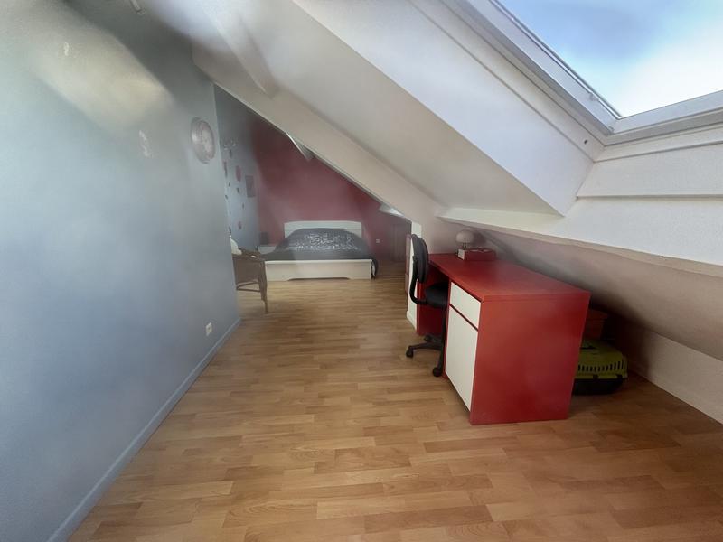 Maison - 186 m² - 9 pièces