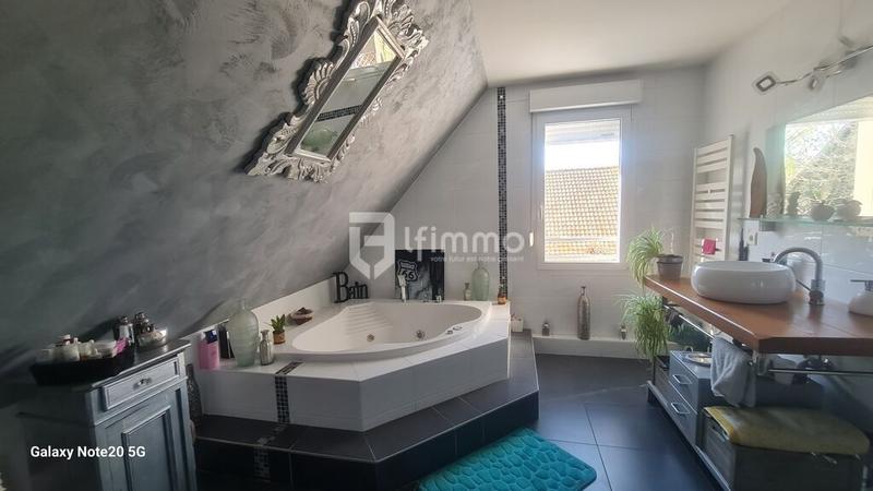 Maison - 102 m² - 4 pièces