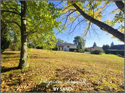 Maison - 158 m² - 7 pièces