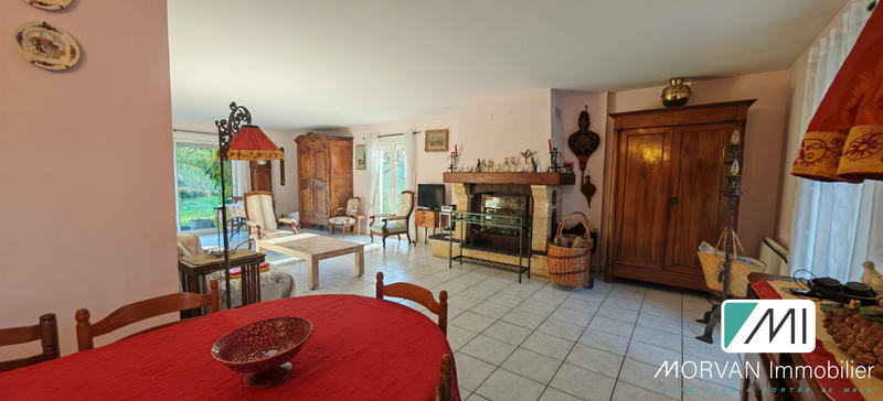 Maison - 210 m² - 7 pièces