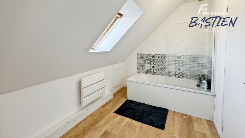 Maison - 165 m² - 9 pièces