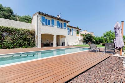 Villa - 137 m² - 5 pièces