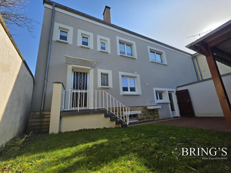 Maison - 221 m² - 8 pièces