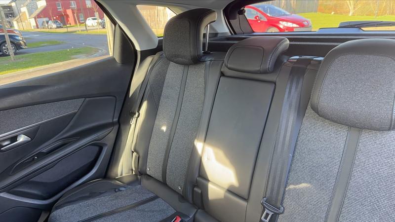 Peugeot 3008 1.6 BlueHDi 120 Eat6 Allure Business