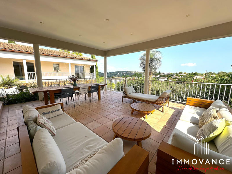 Villa - 180 m² - 6 pièces