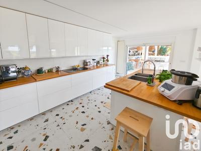 Maison - 299 m² - 9 pièces