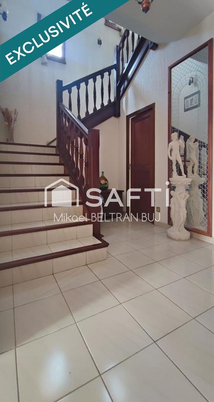 Maison - 250 m² - 8 pièces