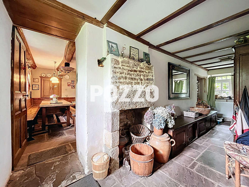 Maison - 260 m² - 10 pièces