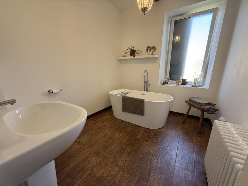 Maison - 180 m² - 8 pièces