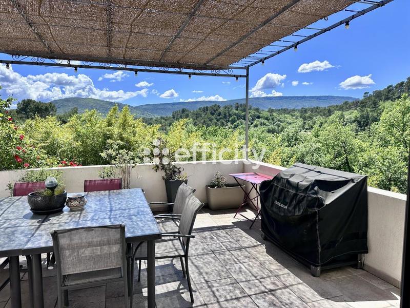 Maison - 290 m² - 11 pièces