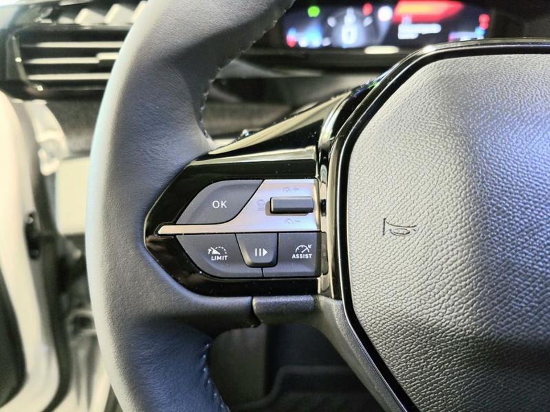 Peugeot 408 Hybrid 136 e-Dcs6 Allure