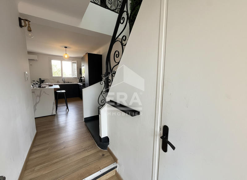 Maison - 95 m² - 5 pièces