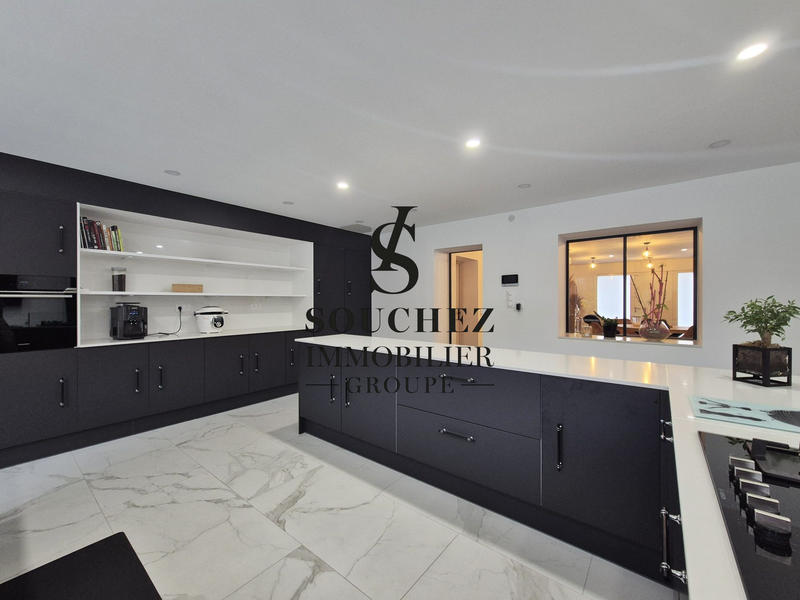 Maison contemporaine - 515 m² - 13 pièces