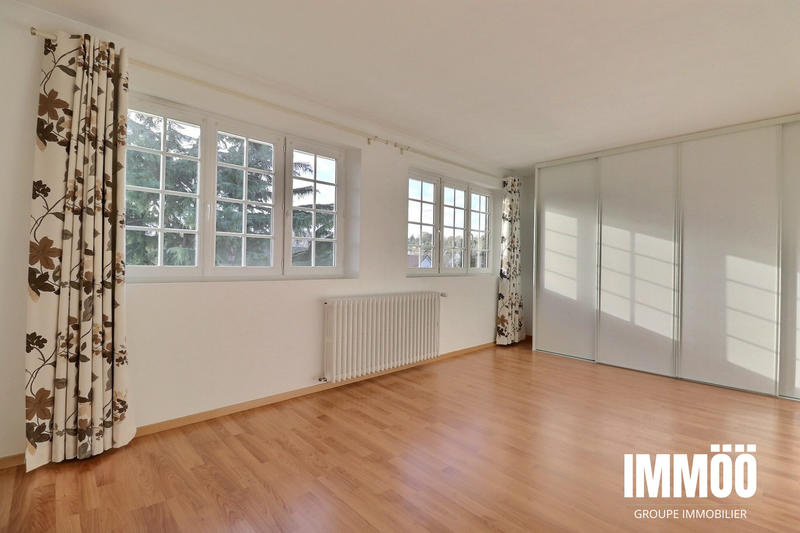 Maison traditionnelle - 125 m² - 6 pièces