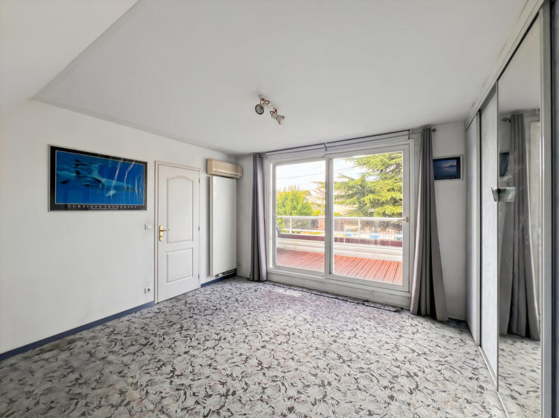 Maison - 205 m² - 8 pièces