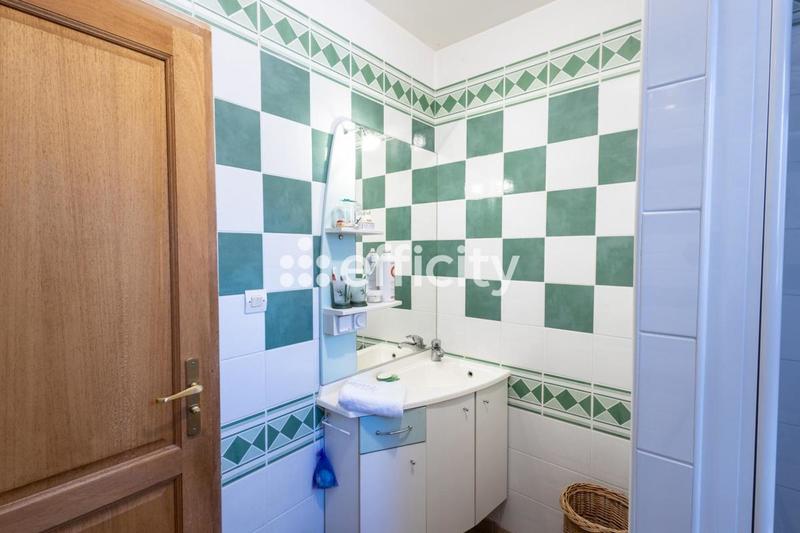 Maison - 170 m² - 7 pièces