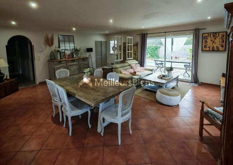Villa - 164 m² - 8 pièces