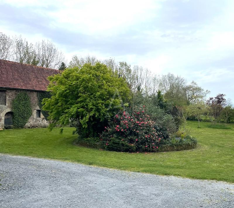 Haras - 250 m² - 11 pièces