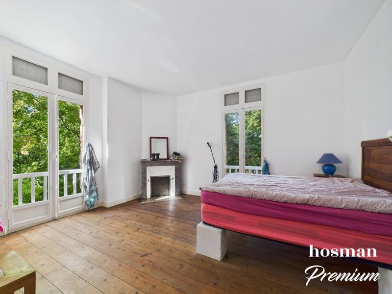 Maison - 300 m² - 10 pièces