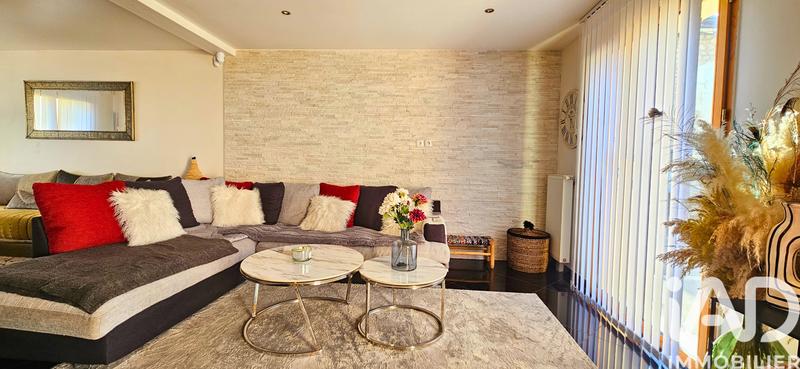 Maison - 93 m² - 5 pièces