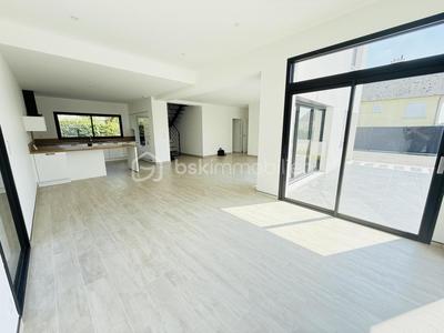 Maison - 162 m² - 6 pièces