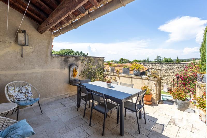 Maison - 325 m² - 9 pièces