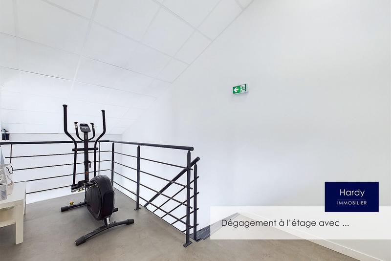 Bureau - 83 m² - 2 pièces